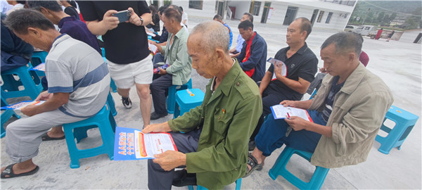 2023-6-21  貴州陽(yáng)光產(chǎn)權(quán)交易所開展我們的節(jié)日·端午節(jié)主題實(shí)踐活動(dòng)暨鄉(xiāng)村振興調(diào)研活動(dòng)12.jpg