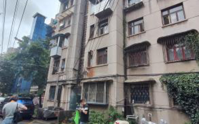 南明區(qū)新華路68號4棟2單元附7號轉(zhuǎn)讓（持有方：貴州省機關(guān)事務(wù)管理局國有資產(chǎn)管理服務(wù)中心）