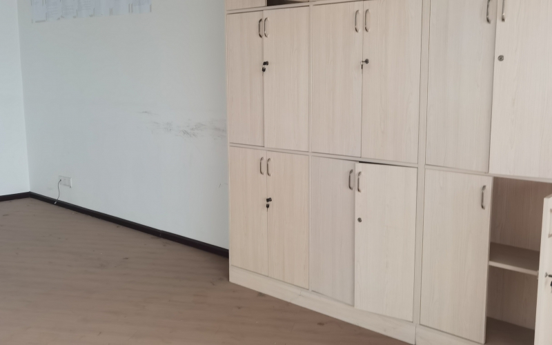 （降價(jià)）雄駿國(guó)際1單元三項(xiàng)資產(chǎn)轉(zhuǎn)讓?zhuān)ǔ钟蟹剑嘿F州省機(jī)關(guān)事務(wù)管理局國(guó)有資產(chǎn)管理服務(wù)中心）(二次掛牌)